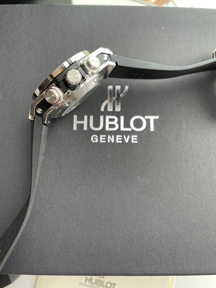 Hublot-Big-Bang-411.NX.1170.RX.1104-Silver-Right-Side-View