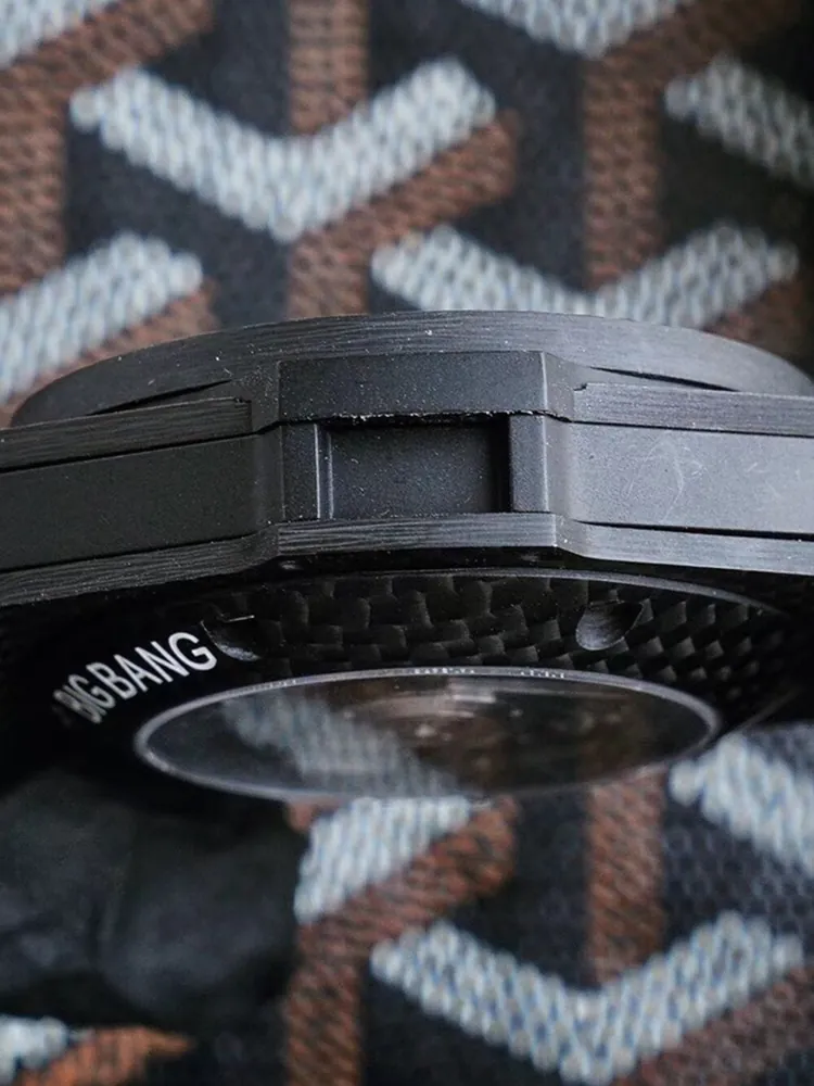 Hublot-Big-Bang-411.QX.1170.RX-Black-Left-Side-View