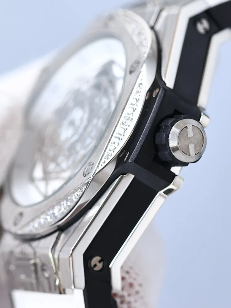 Hublot-Big-Bang-465.SS.2027.VR.1204.MXM19-White-Right-Side-View