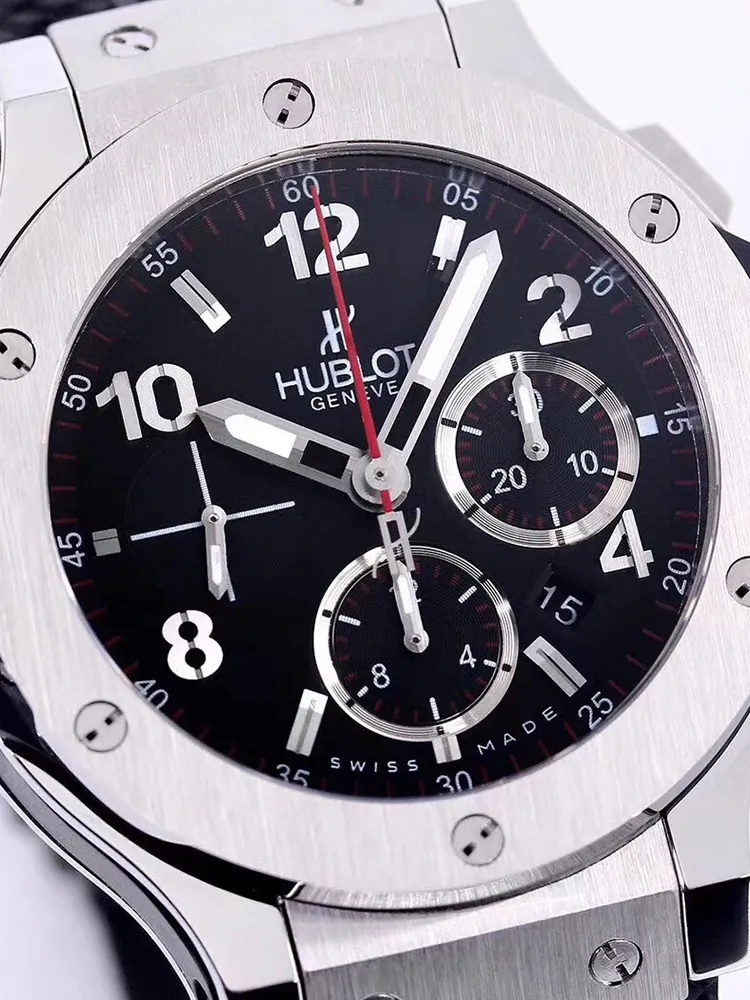 Hublot-Big-Bang-301.SX.130.RX-Black-Dial-Detail-1