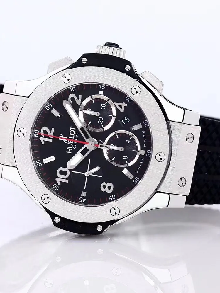 Hublot-Big-Bang-301.SX.130.RX-Black-Dial-Detail-2