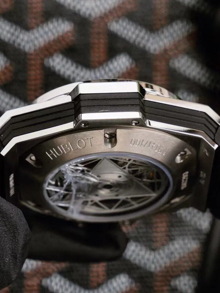 Hublot-Big-Bang-418.NX.1107.RX.1604.MXM20-Black-Left-Side-View