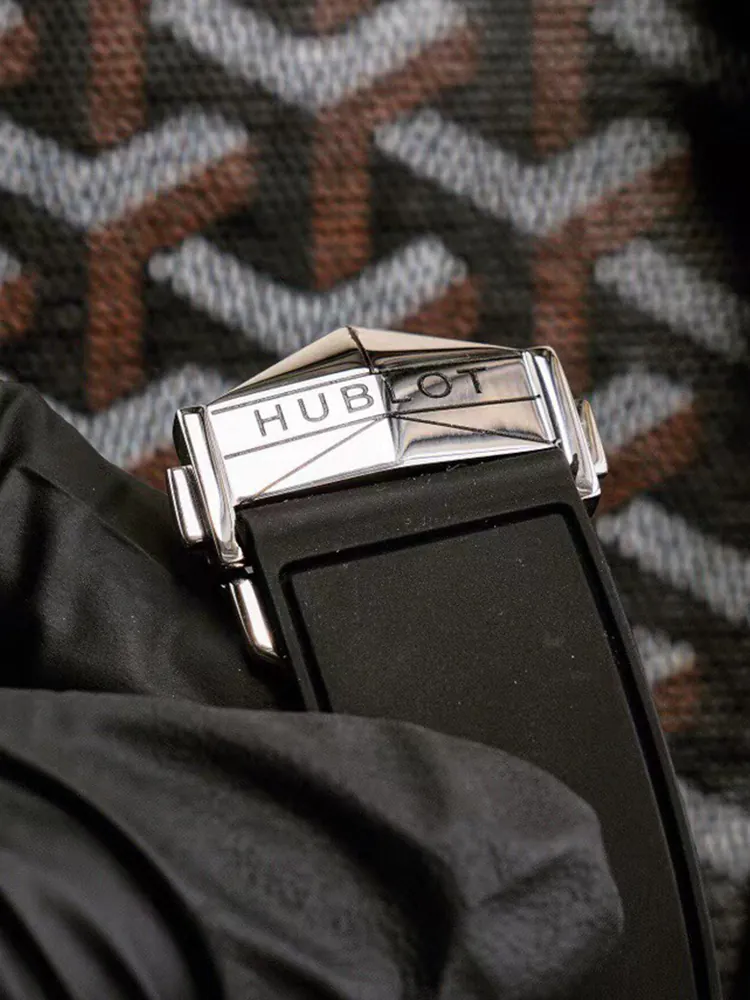 Hublot-Big-Bang-418.NX.1107.RX.1604.MXM20-Black-Buckle