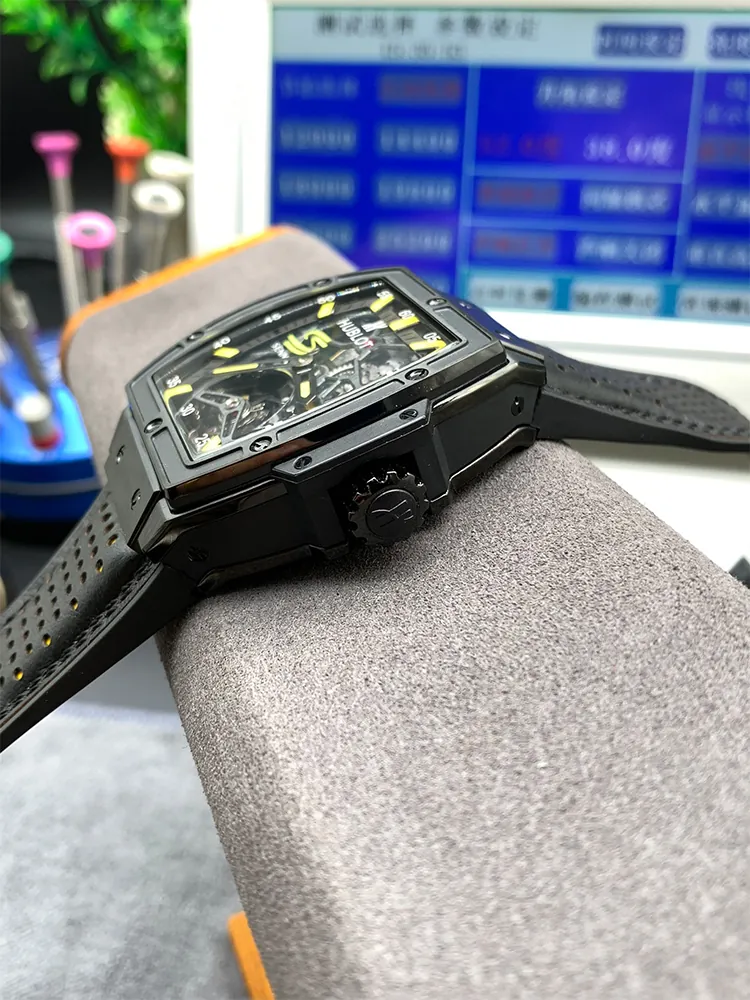 Hublot-Masterpiece-906.ND.0129.VR.AES12-Black-Right-Side-View