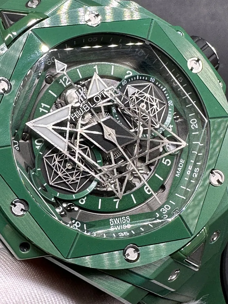 Hublot-Big-Bang-418.GX.5207.RX.MXM22-Green-Dial-Detail-1