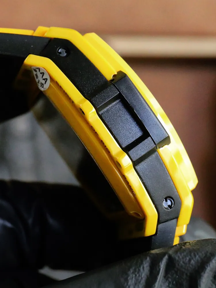 Hublot-Spirit-of-Big-Bang-642.CY.011Y.RX-Yellow-Left-Side-View