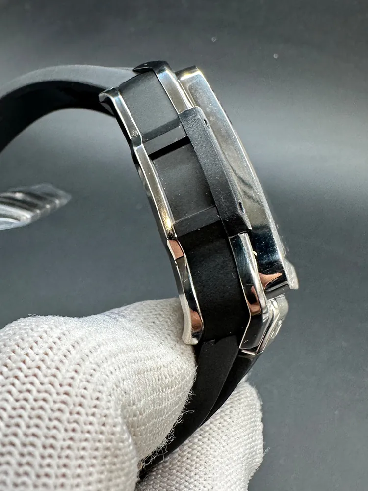 Hublot-Square-Bang-821.NX.0170.RX-Black-Left-Side-View