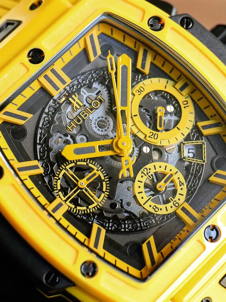 Hublot-Spirit-of-Big-Bang-642.CY.011Y.RX-Yellow-Dial-Detail-1