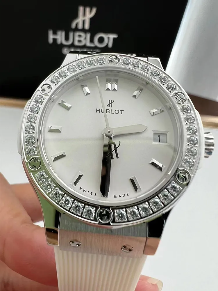 Hublot-Classic-Fusion-581.NE.2010.RW.1204-White-Front-View-1