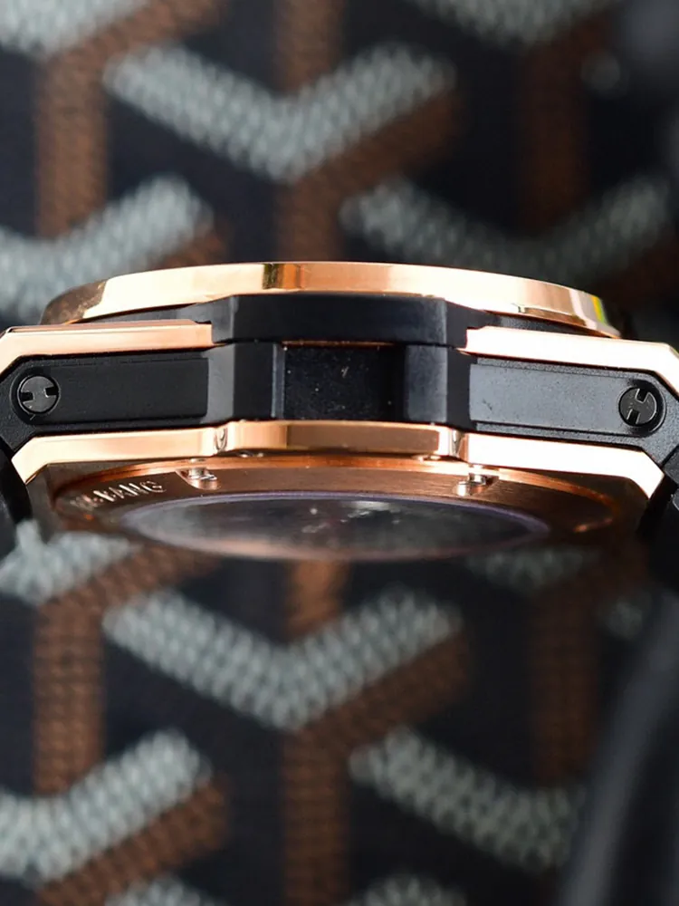 Hublot-Big-Bang-485.OX.1180.RX.1204-Black-Left-Side-View