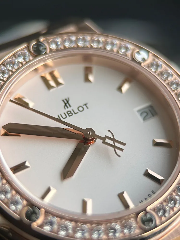 Hublot-Classic-Fusion-581.OE.2080.LR.1204-White-Dial-Detail-2