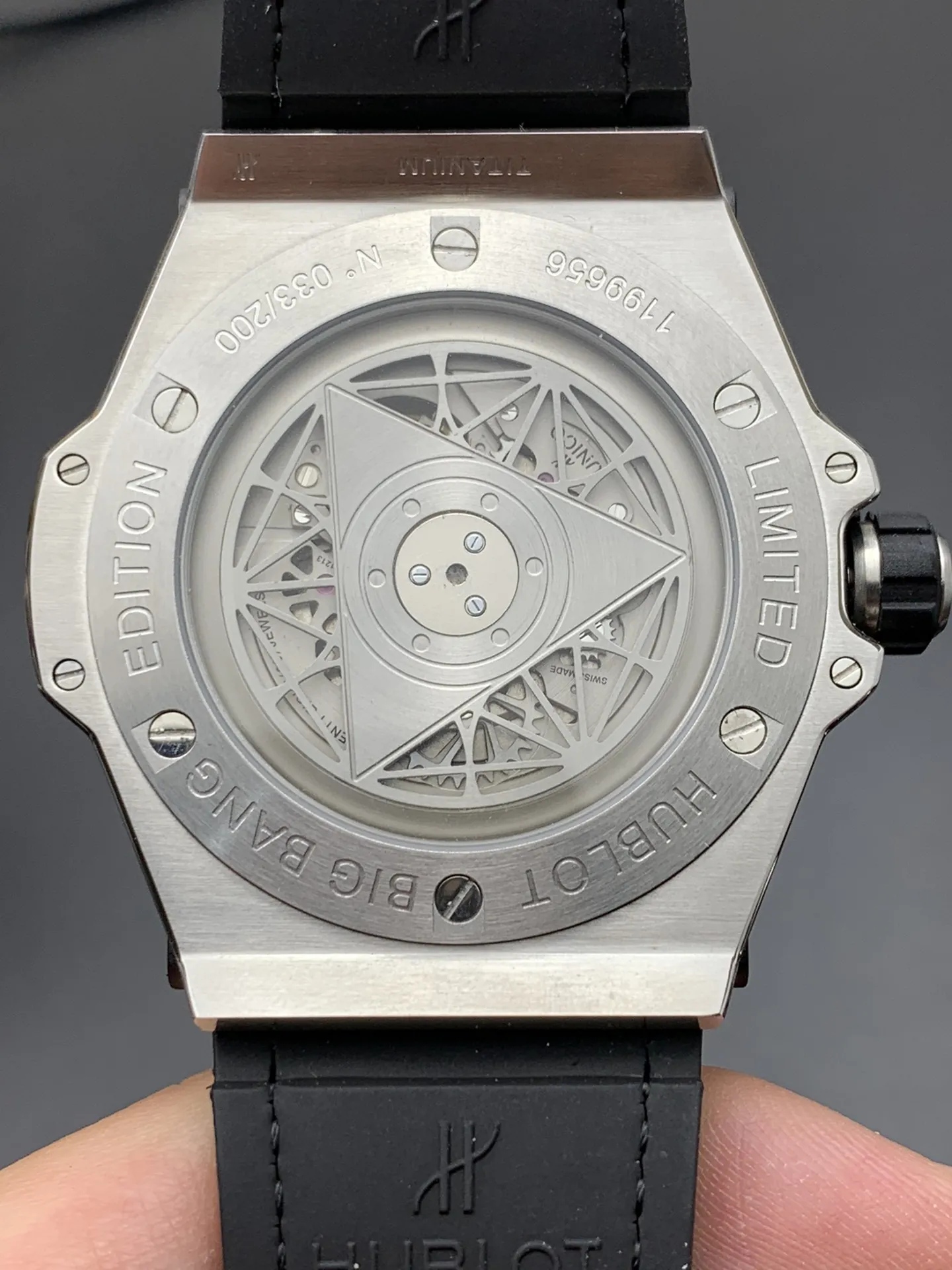 Hublot-Big-Bang-415.NX.2027.VR.1704.MXM18-White-Back-View