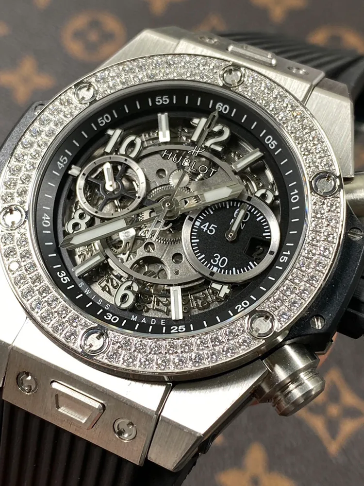 Hublot-Big-Bang-421.NX.1170.RX.1104-Black-Dial-Detail-1