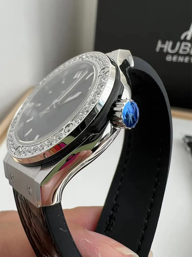 Hublot-Classic-Fusion-581.NX.1470.LR.1104-Black-Right-Side-View-2