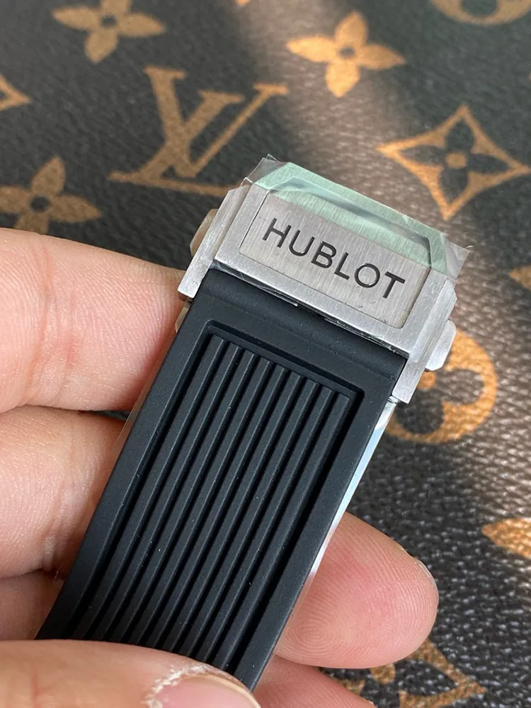 Hublot-Big-Bang-421.NX.1170.RX.1104-Black-Buckle