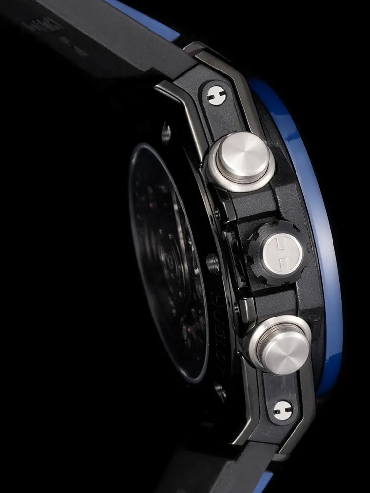 Hublot-Big-Bang-441.CL.0197.VR.HAW24-Blue-Right-Side-View