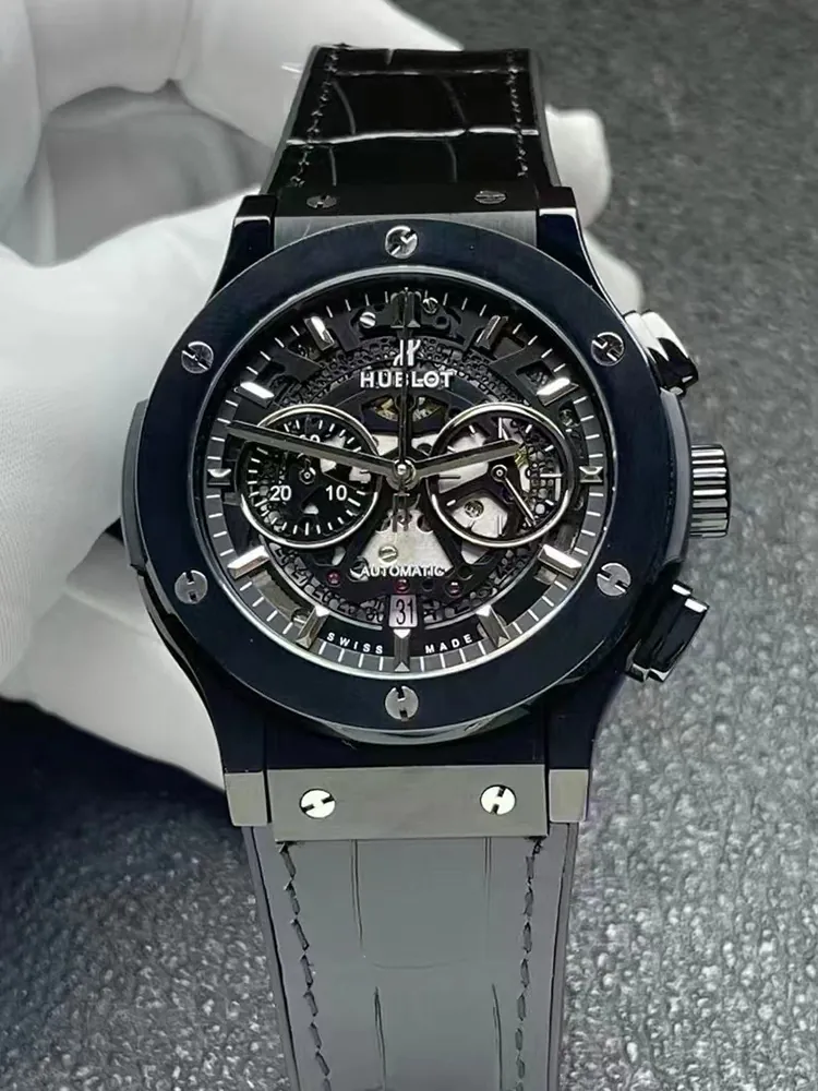 Hublot-Classic-Fusion-525.CM.0170.LR-Black-Front-View-1