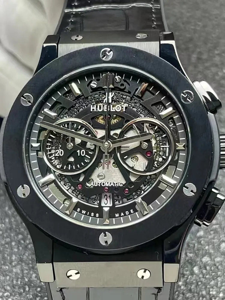 Hublot-Classic-Fusion-525.CM.0170.LR-Black-Front-View-2