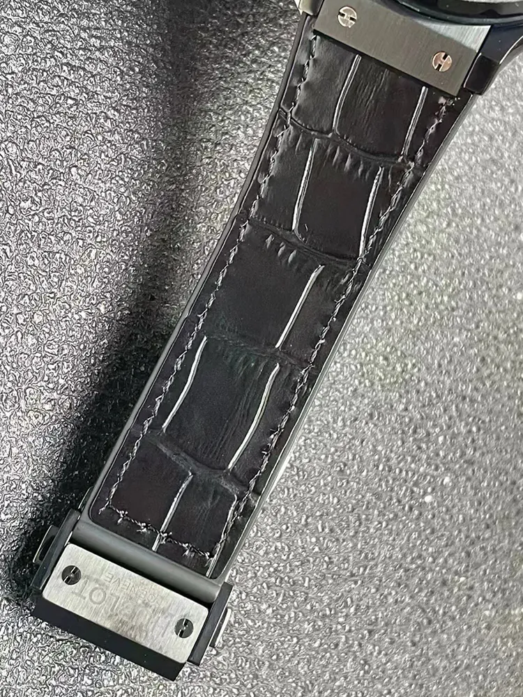 Hublot-Classic-Fusion-525.CM.0170.LR-Black-Buckle