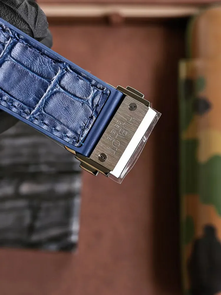 Hublot-Big-Bang-301.SX.7170.LR-Blue-Buckle