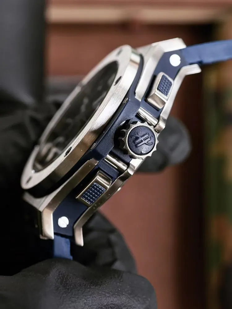 Hublot-Big-Bang-301.SX.7170.LR-Blue-Right-Side-View