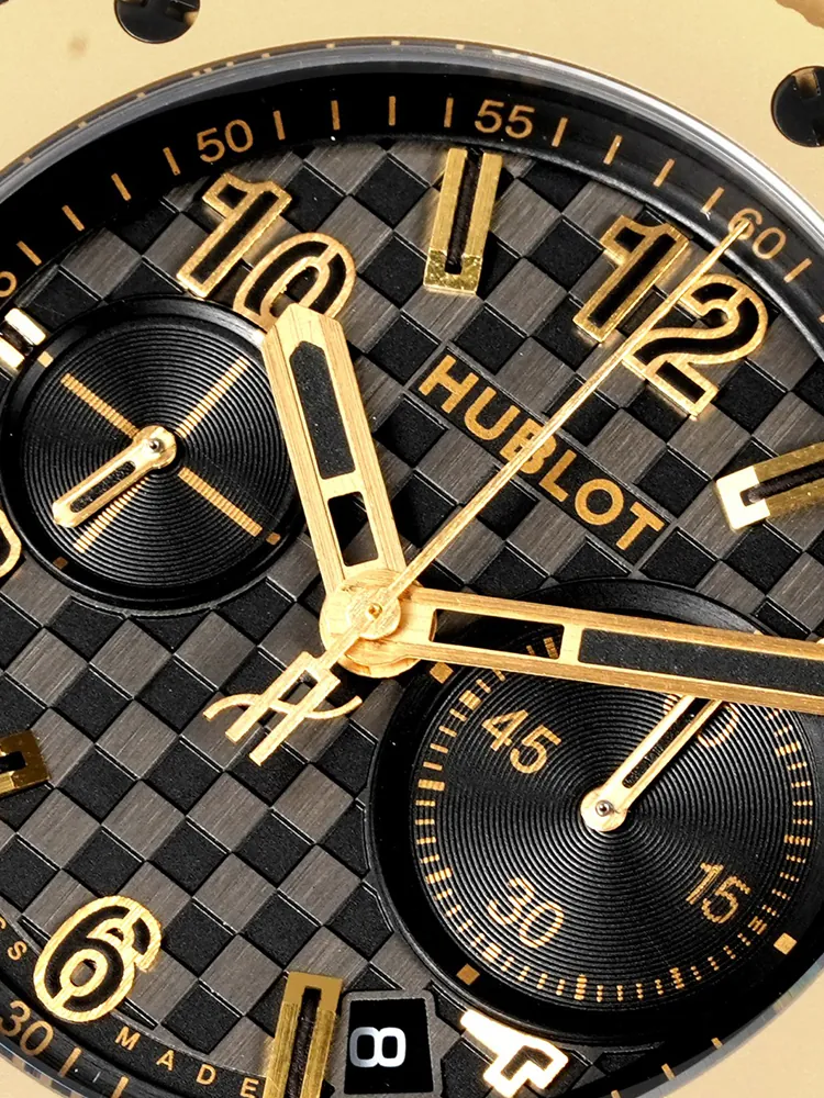 Hublot-Big-Bang-431.MX.1330.RX-Black-Dial-Detail-2