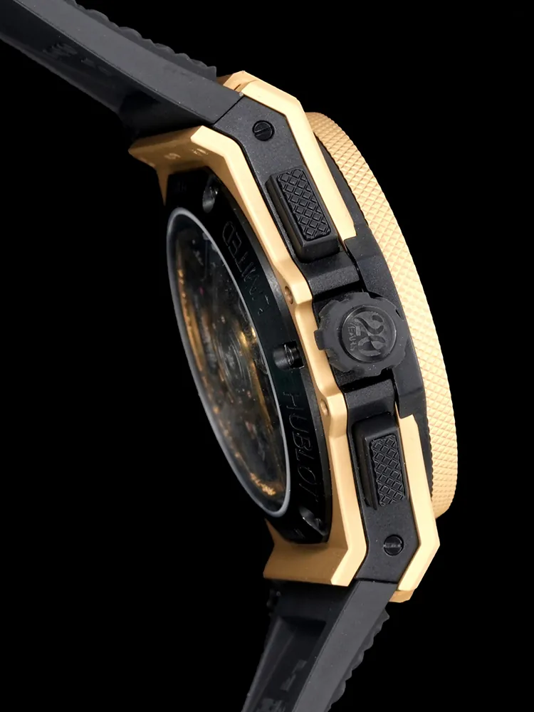 Hublot-Big-Bang-431.MX.1330.RX-Black-Right-Side-View