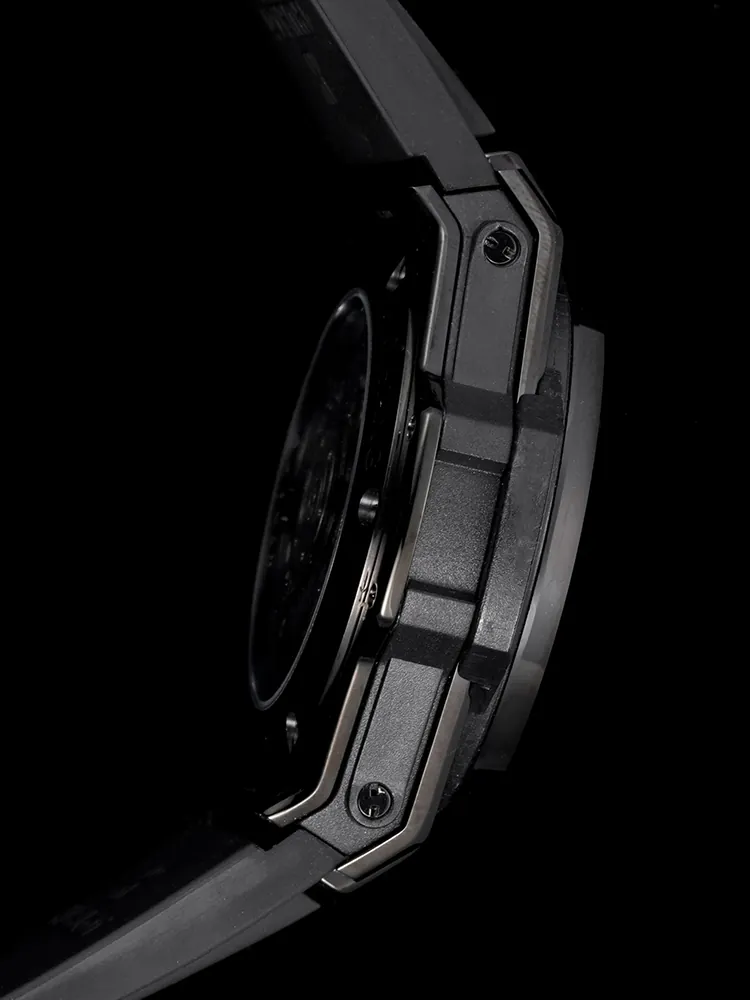 Hublot-Big-Bang-441.CI.1110.RX.SSH24-Black-Left-Side-View