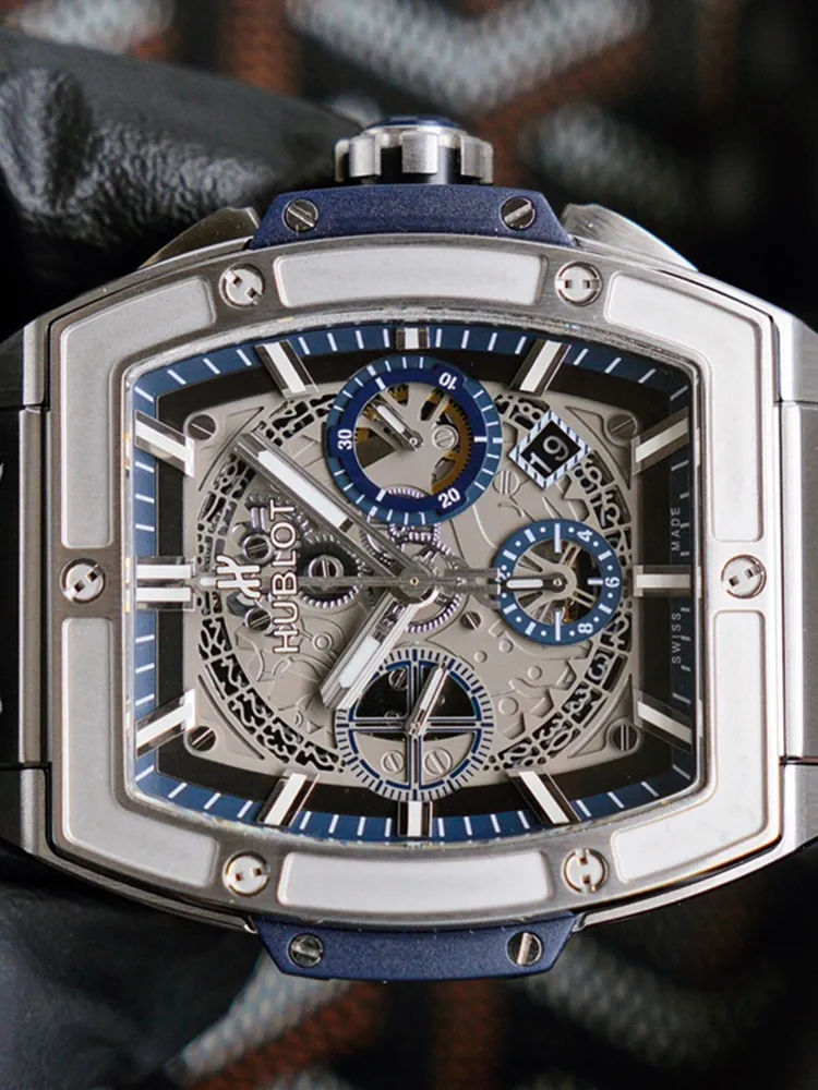Hublot-Spirit-Of-Big-Bang-641.NX.7170.LR-Blue-Rubber-Detail-Images