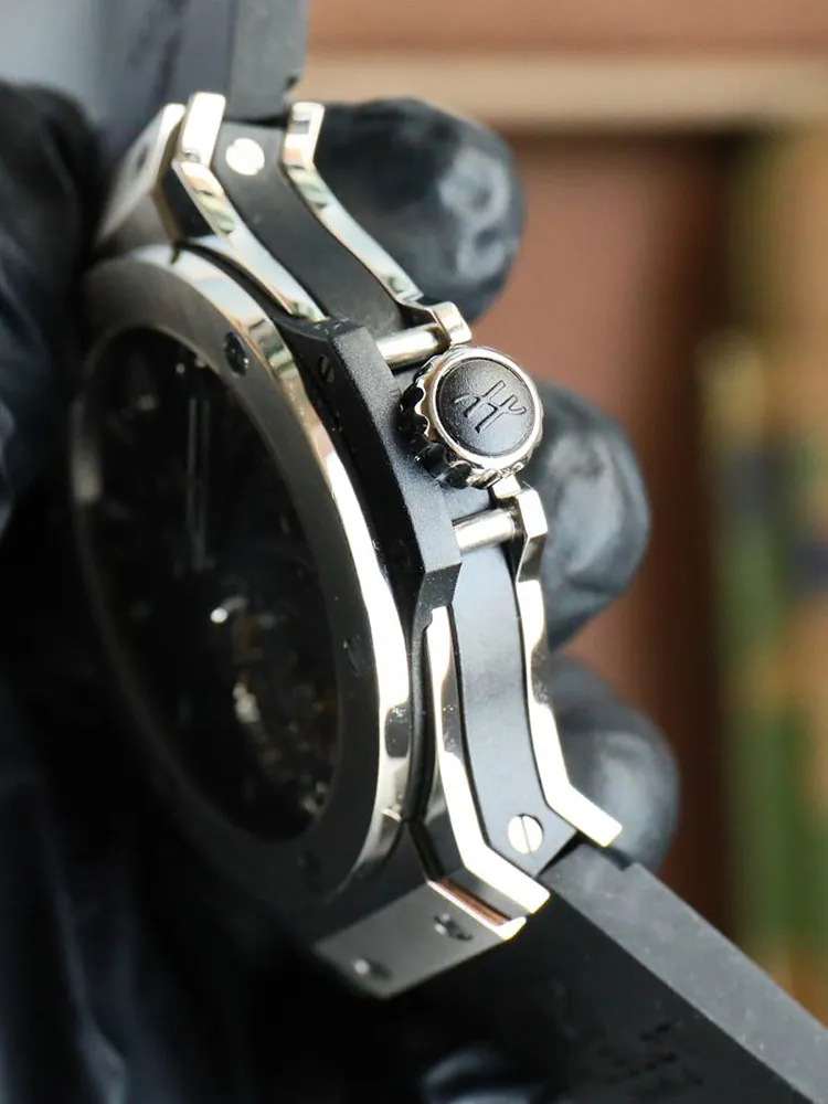 Hublot-Big-Bang-304.TX.1170.LR-Black-Right-Side-View