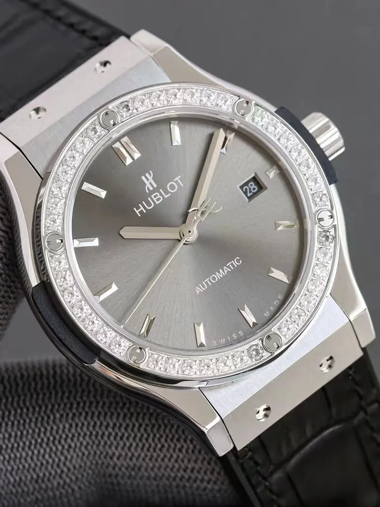 Hublot-Classic-Fusion-542.NX.7071.LR.1104-Grey-Detail-Images