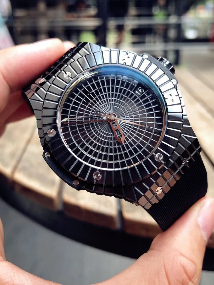 Hublot-Big-Bang-346.CX.1800.RX-Black-Dial-Detail-1