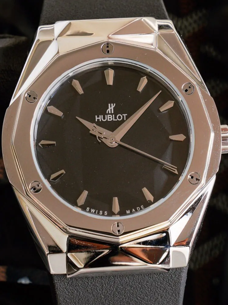 Hublot-Classic-Fusion-550.NS.1800.RX.ORL19-Black-Dial-Detail-1
