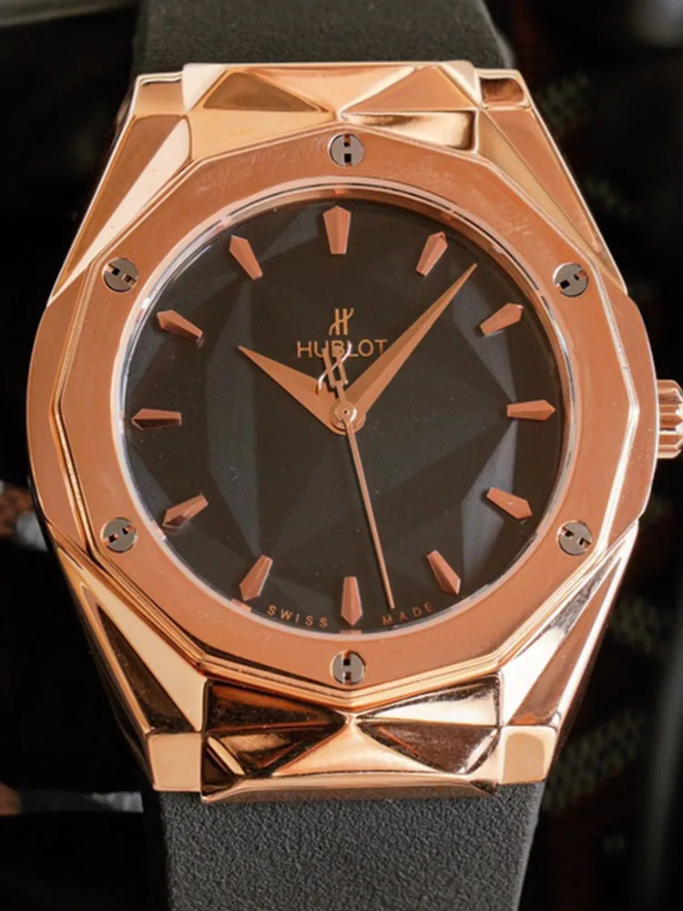 Hublot-Classic-Fusion-550.OS.1800.RX.ORL19-Black-Dial-Detail-1