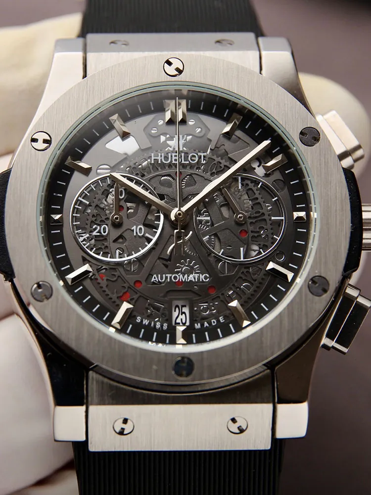 Hublot-Classic-Fusion-525.NX.0170.RX-Black-Dial-Detail-1
