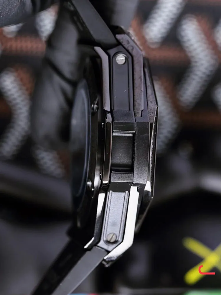 Hublot-Big-Bang-415.CX.1114.VR.1700.MXM17-Black-Left-Side-View