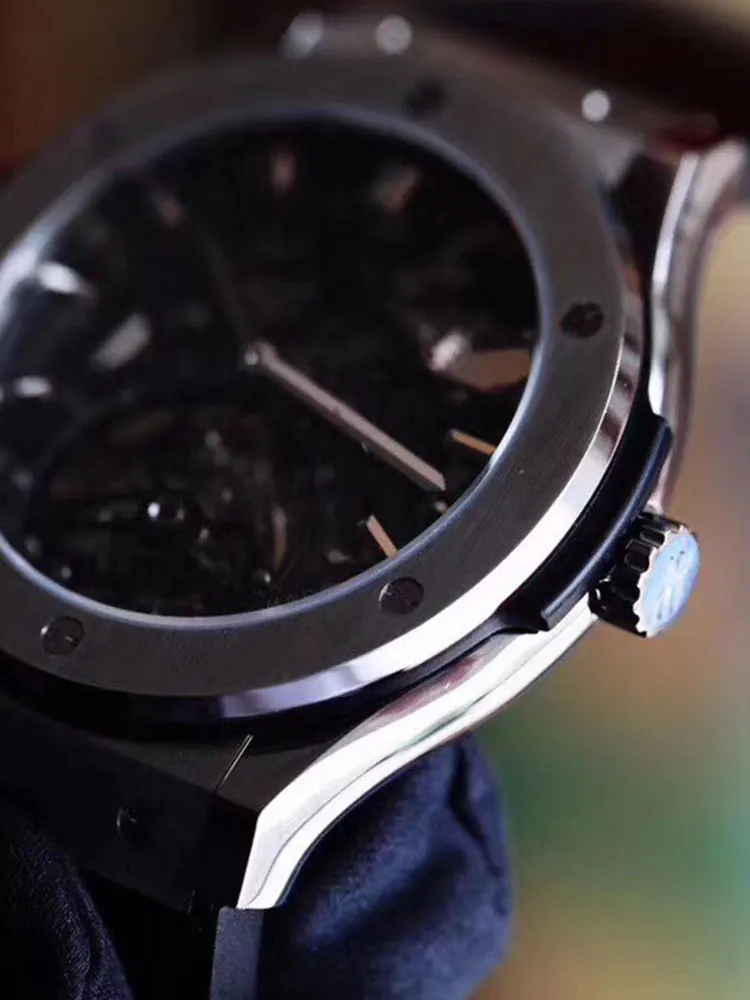 Hublot-Classic-Fusion-505.NX.0170.LR-Black-Right-Side-View