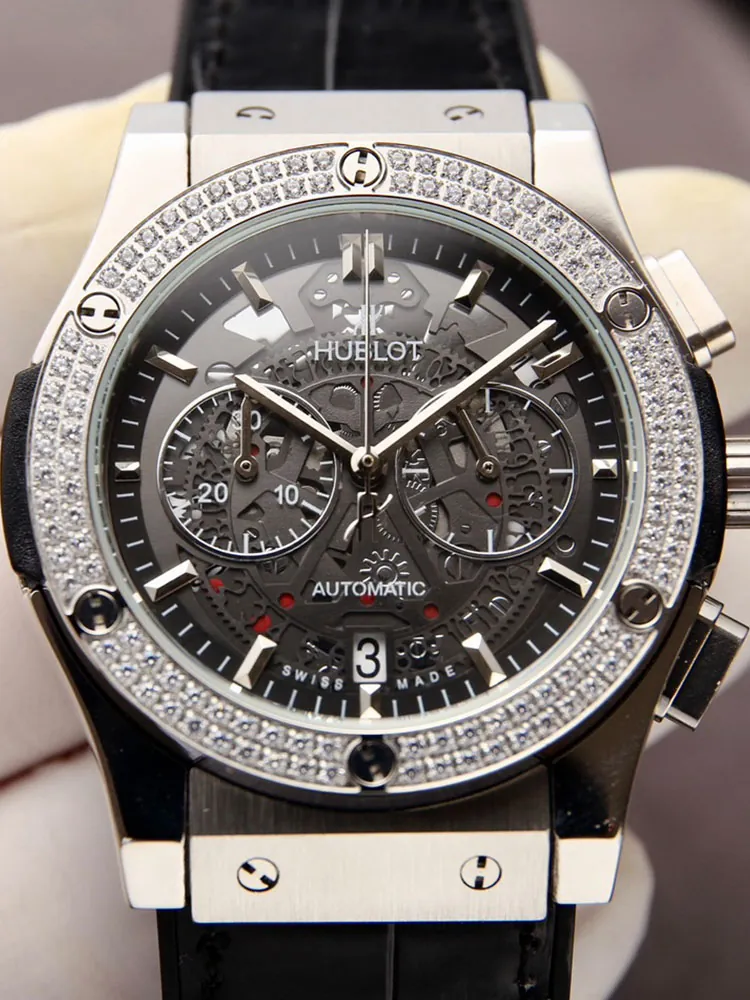 Hublot-Classic-Fusion-525.NX.0170.RX.1104-Black-Dial-Detail-1