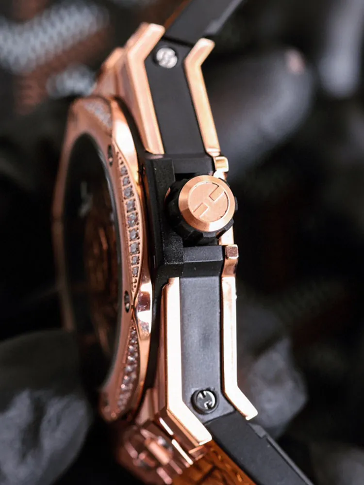 Hublot-Big-Bang-465.OS.1118.VR.1204.MXM17-Black-Right-Side-View