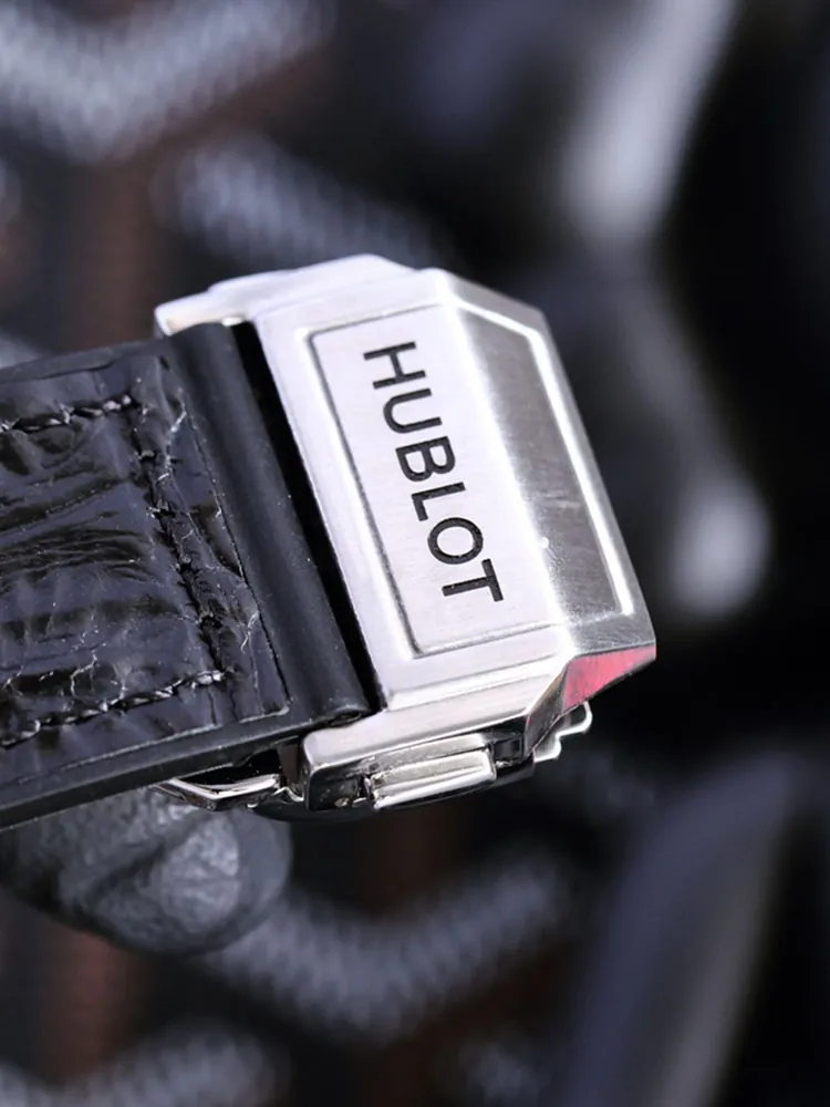 Hublot-Classic-Fusion-526.NX.0124.VR-Black-Buckle