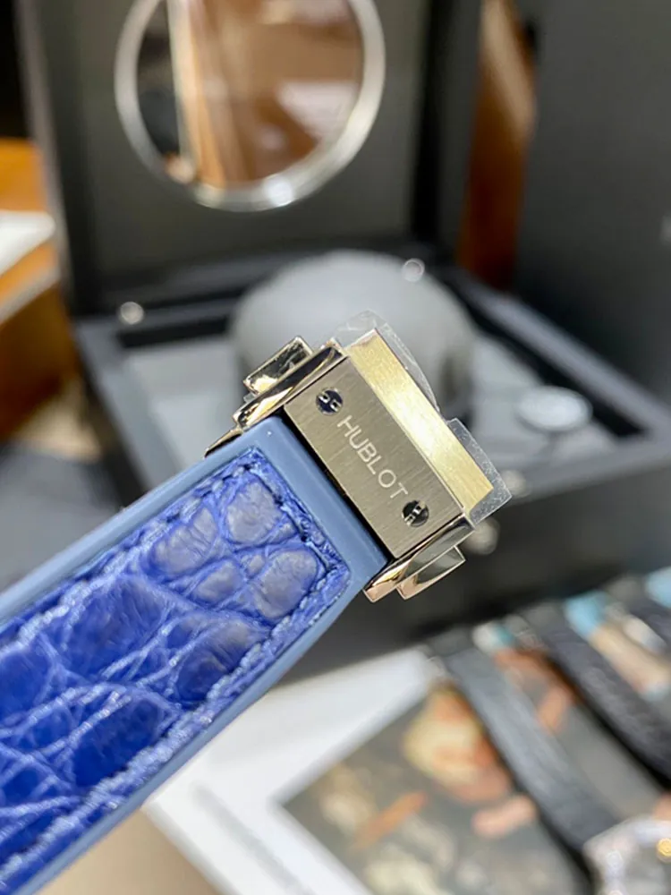 Hublot-Classic-Fusion-581.NX.7170.LR-Blue-Buckle