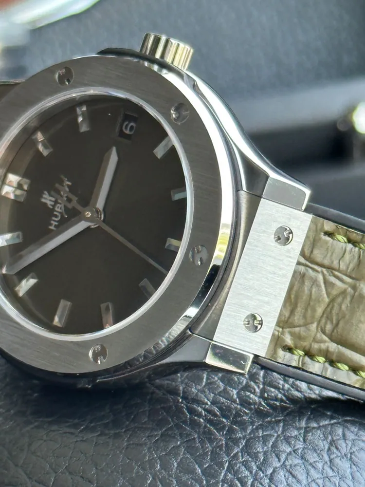 Hublot-Classic-Fusion-581.NX.8970.LR-Green-Detail-Images-1