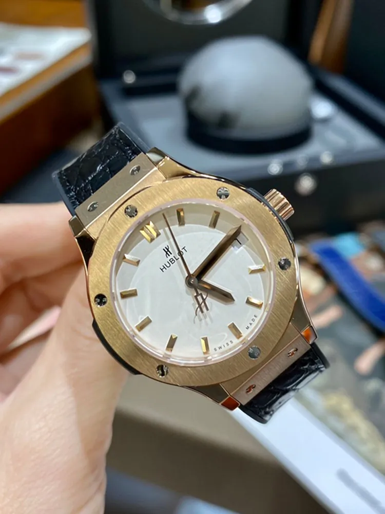 Hublot-Classic-Fusion-581.OX.2611.RX-White-Front-View-1
