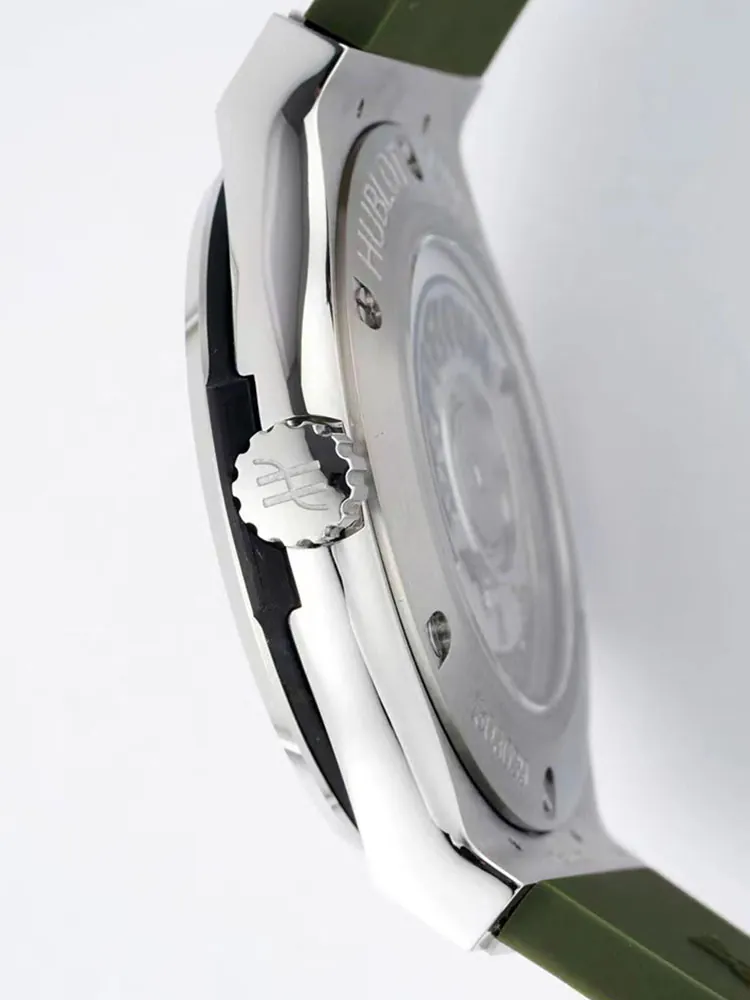Hublot-Classic-Fusion-542.NX.8970.RX-Green-Right-Side-View