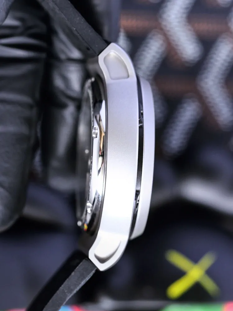 Hublot-Classic-Fusion-526.NX.0124.VR-Black-Left-Side-View