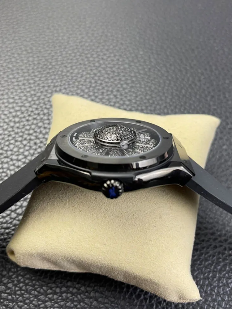 Hublot-Classic-Fusion-507.CX.9000.RX.TAK21-Black-Right-Side-View