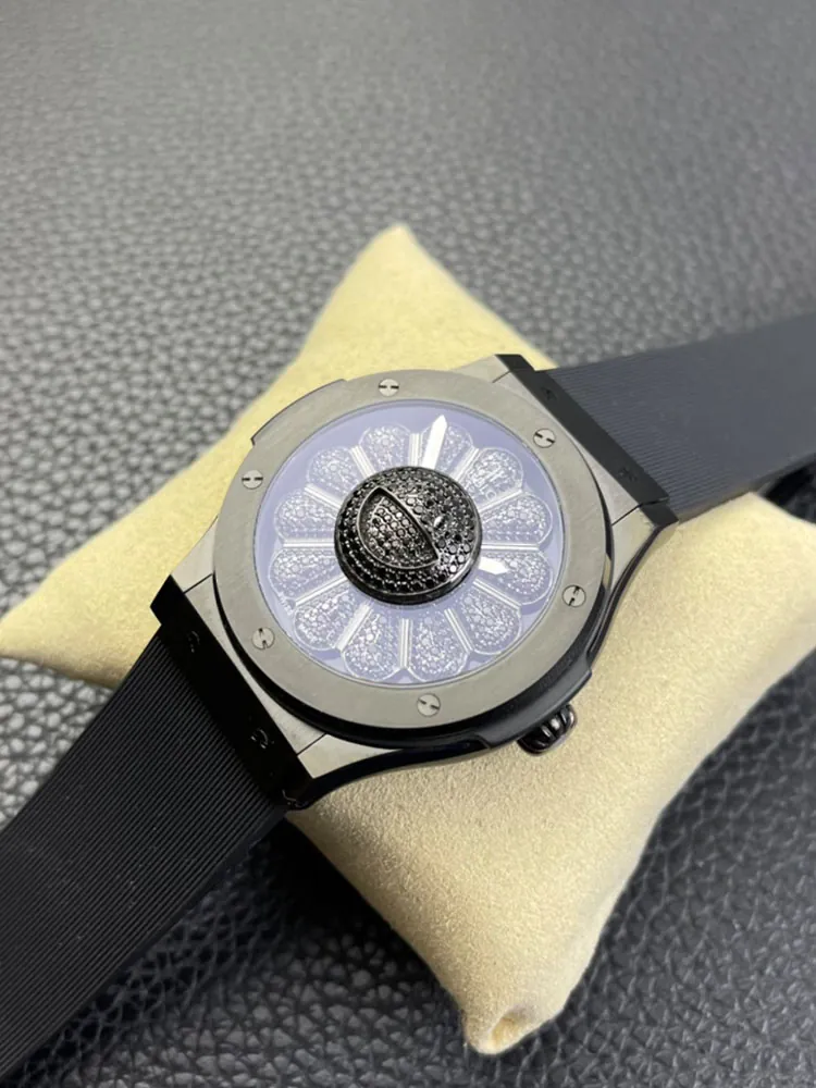 Hublot-Classic-Fusion-507.CX.9000.RX.TAK21-Black-Detail-Images-3