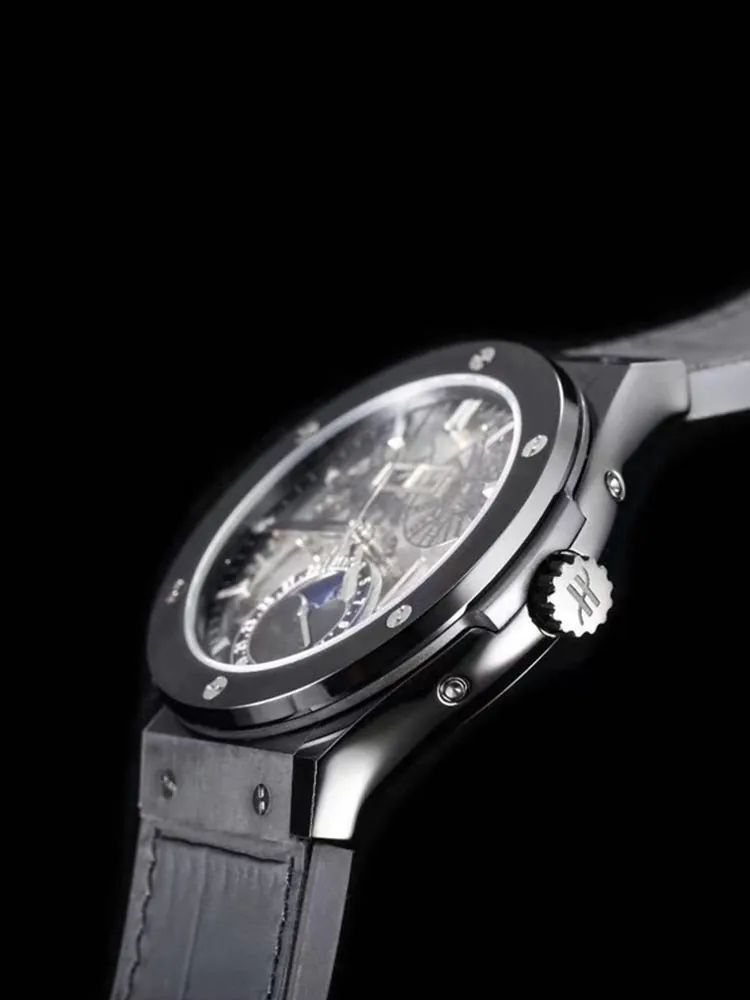 Hublot-Classic-Fusion-547.CX.0170.LR-Black-Right-Side-View