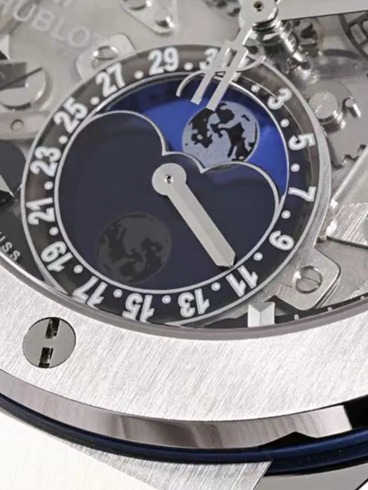 Hublot-Classic-Fusion-547.NX.0170.LR-Silver-Dial-Detail-4