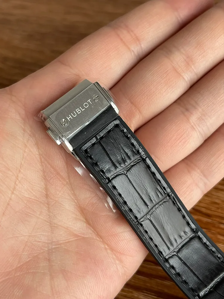 Hublot-Classic-Fusion-565.NX.1470.LR.1604-Black-Watch-Strap